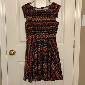 Cap sleeve patterned dress